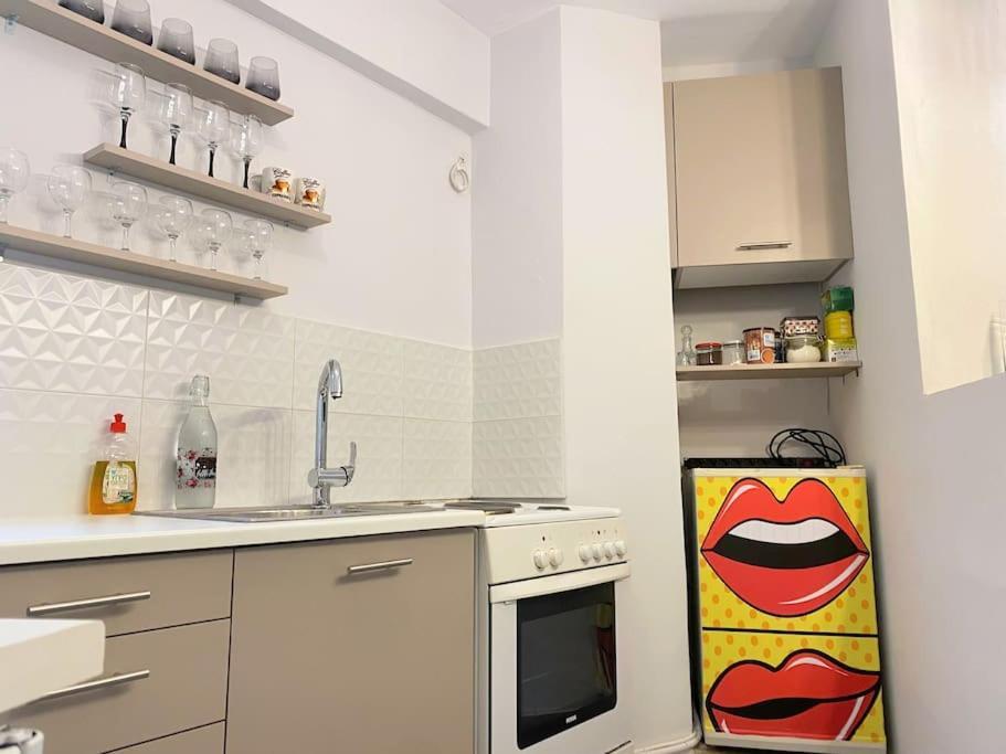 Brand New Modern Street-Style Studio /City Center Athens Exterior photo